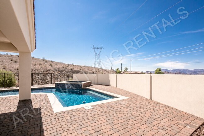 Building Photo - FURNISHED POOL HOME