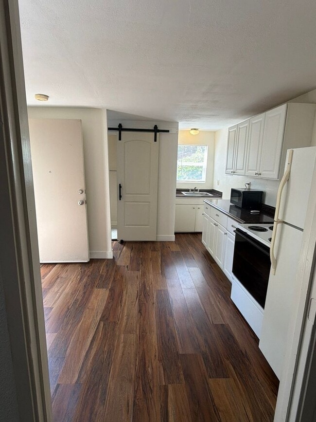 Building Photo - Charming 2 Bedroom, 2 Bathroom Home with ADU in Desirable Land Park Area