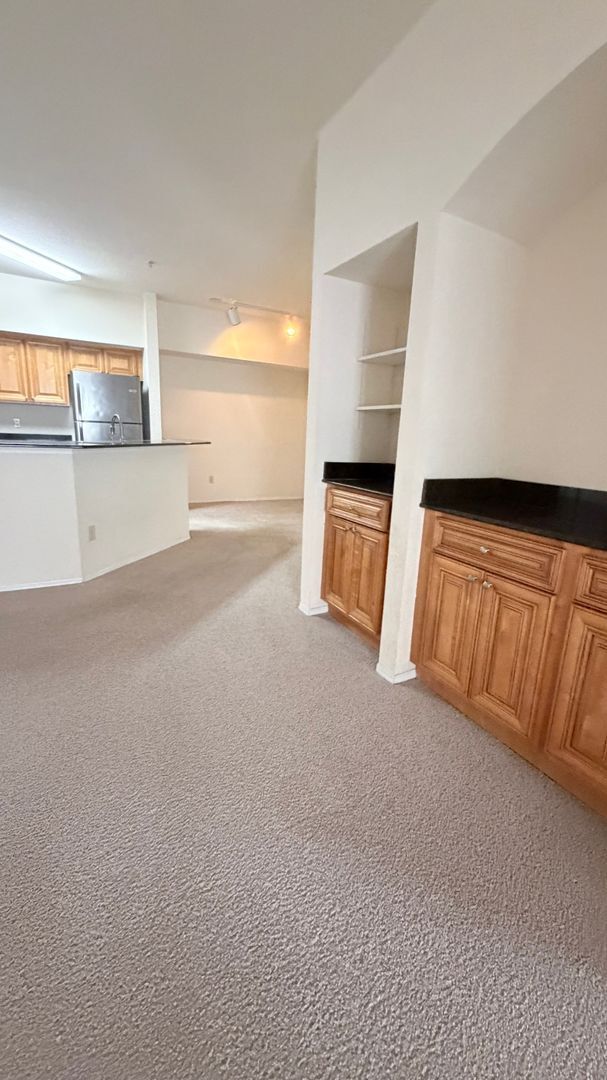 Building Photo - 832 Camargo Way