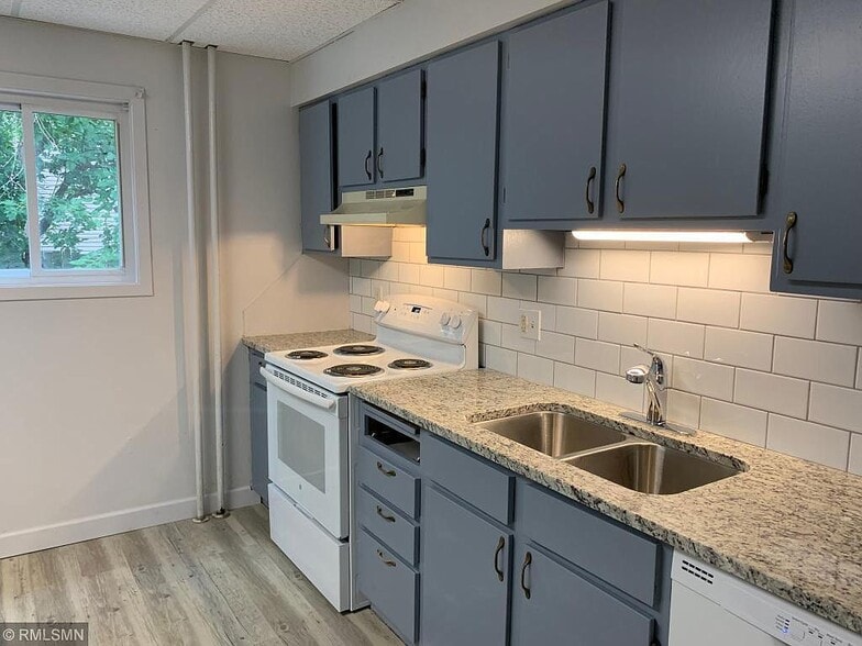 Building Photo - 513 Winslow Ave