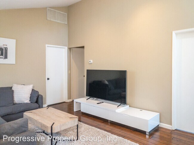 Building Photo - 4 br, 2.5 bath House - 5561 Yerba Buena Road