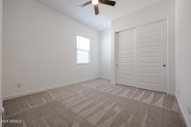 Building Photo - 7702 W Jackrabbit Ln