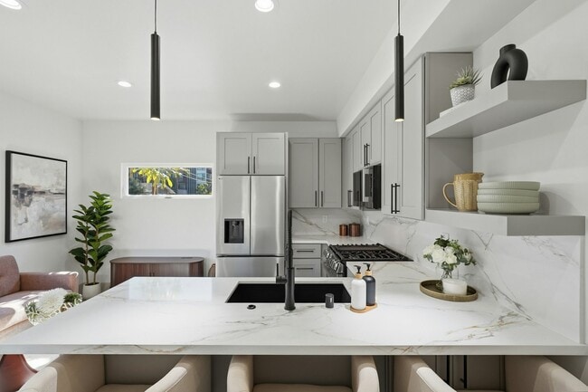 Building Photo - 422 Arbor Dr