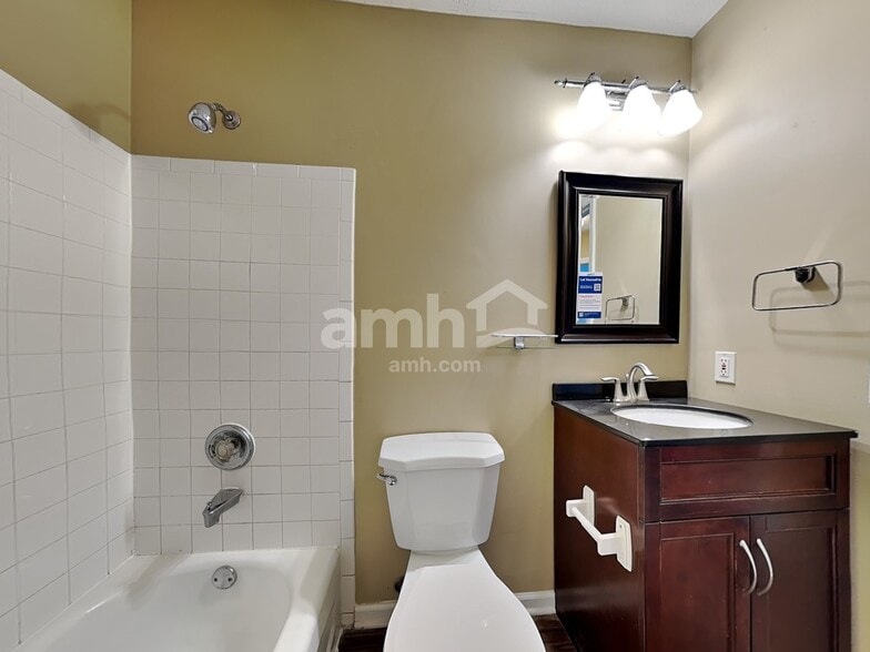 Building Photo - 640 Linden Creek