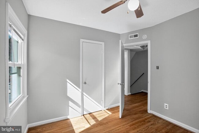 Building Photo - 303 S Wayne St