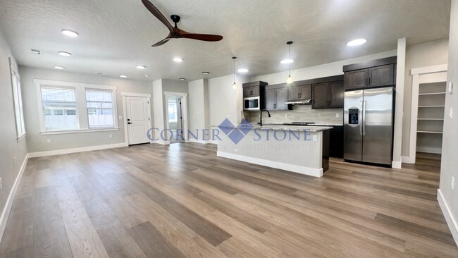 Building Photo - Brand New Duplex in Meridian!