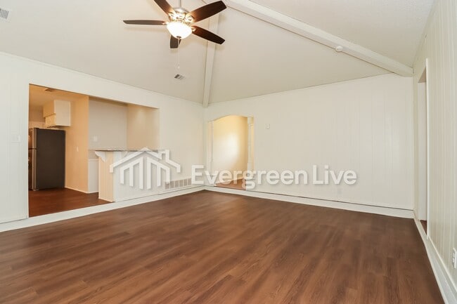 Building Photo - 2417 Meadow Vw