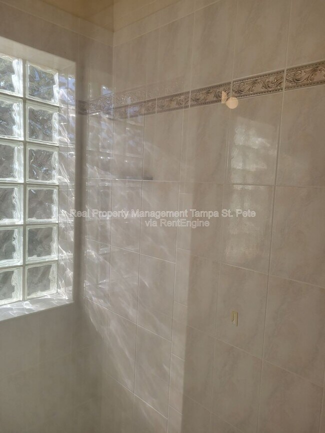 Building Photo - 1314 Avonwood Ct