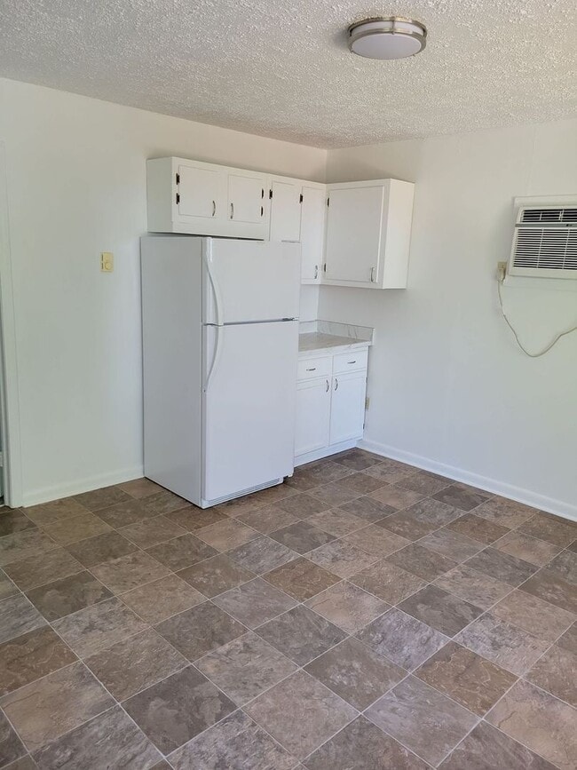 Building Photo - 11th Bay Colonies