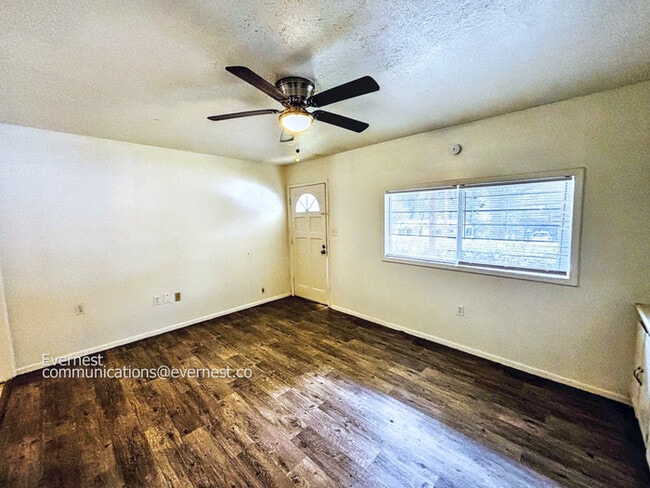 Building Photo - 2740 Teresa Dr