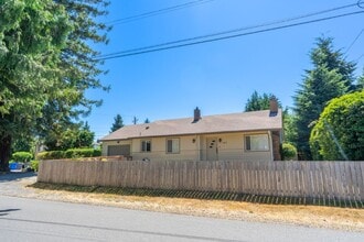 Building Photo - 3Bd/1.5Ba Renton Home