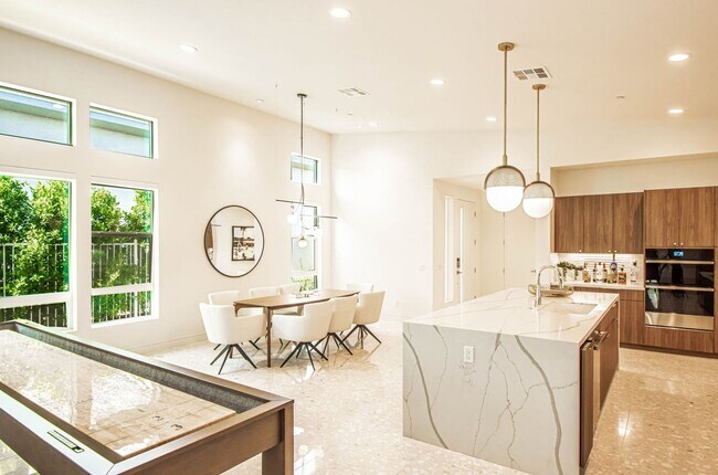 Building Photo - 77467 Huntley Dr