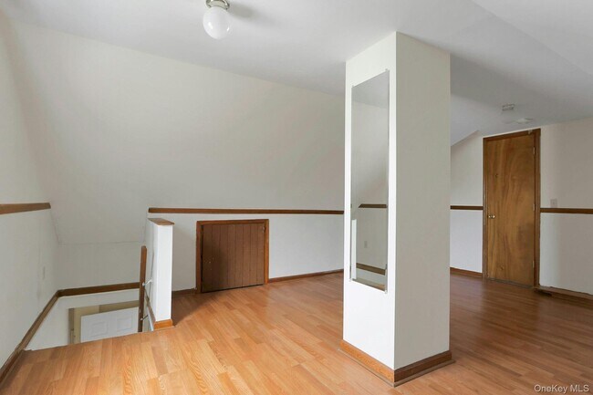 Building Photo - 22 Firth St