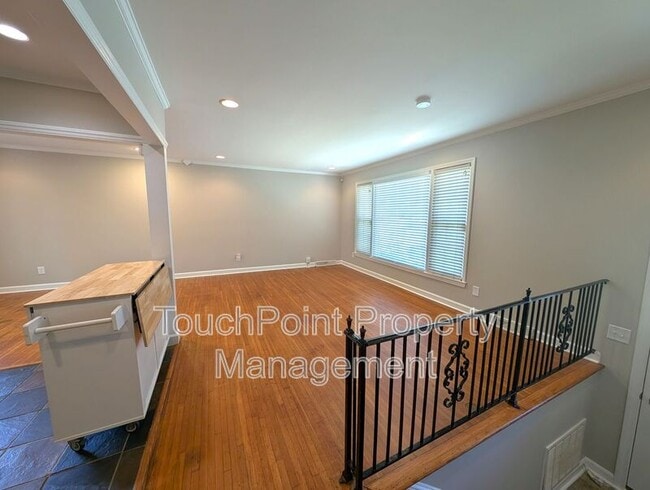 Building Photo - 6724 Sunview Dr