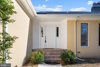 Building Photo - 901 Walker Rd