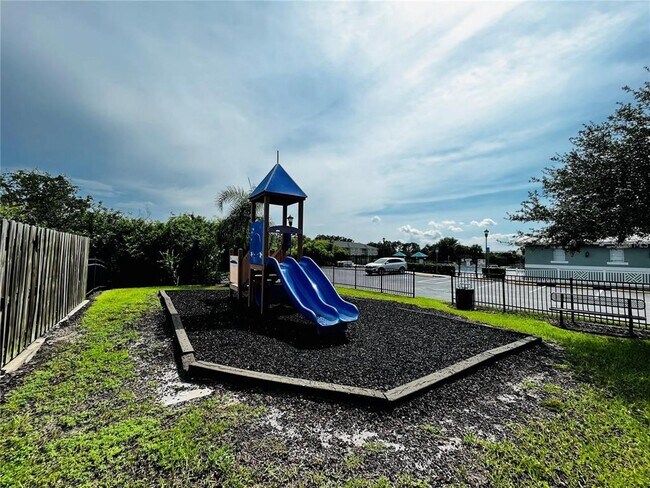 Building Photo - 6011 Skydale Way