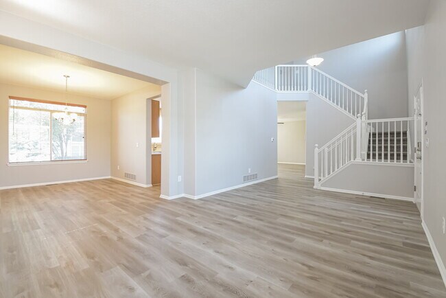 Building Photo - 549 S 17th Ave