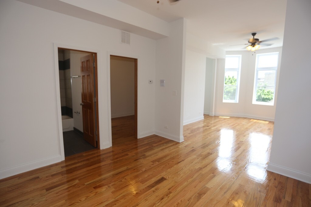 Building Photo - 1706 W Sunnyside Ave