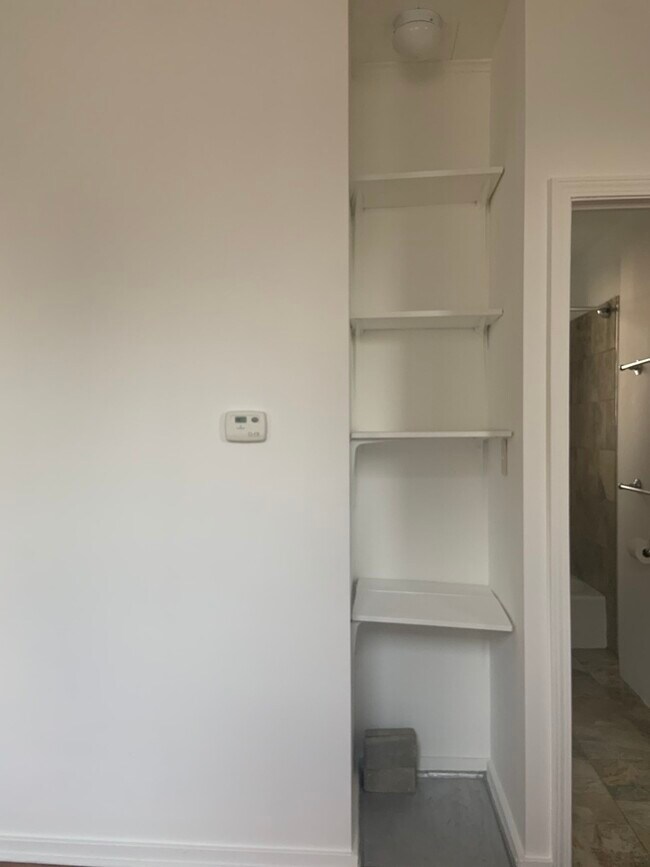 Building Photo - 1735 N Kimball Ave