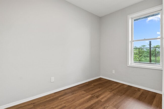 Building Photo - 1102 Avenue C