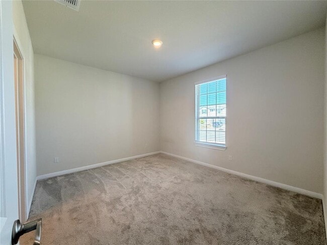 Building Photo - 508 Red Knot Ave