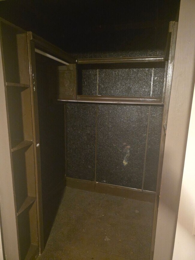 Building Photo - Charming 4BR House in Atlanta