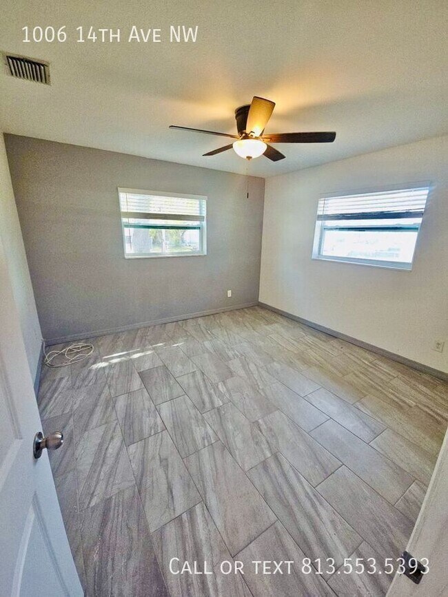 Building Photo - 1006 14th Ave NW