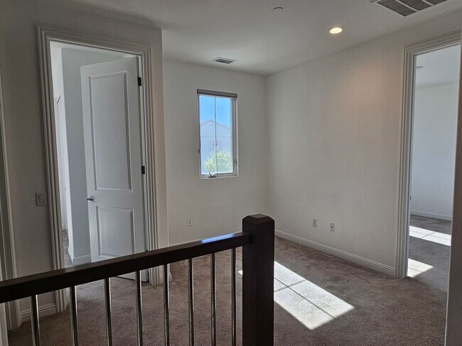 Building Photo - 20841 Acorn Cir