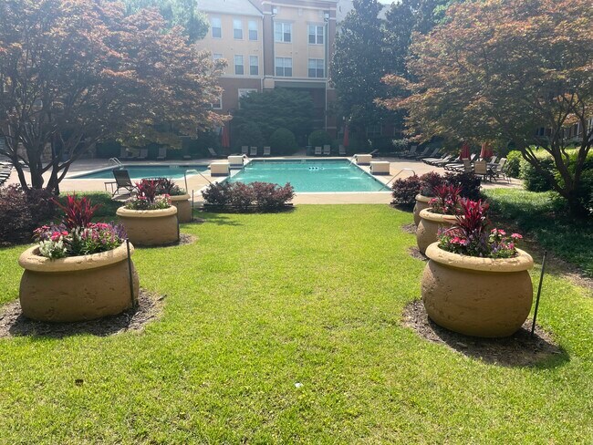 Building Photo - 10 Perimeter Summit Blvd NE