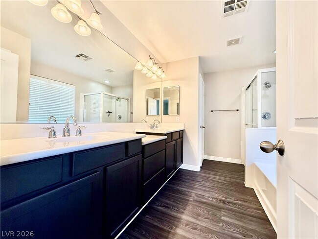 Building Photo - 6982 Majestic Palm Dr