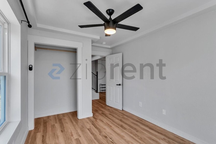 Building Photo - Unit N/a
