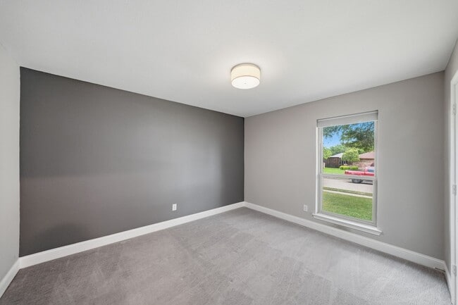 Building Photo - 4008 Hatherly Dr