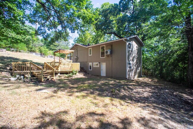 Building Photo - "Spacious 4-Bedroom Home in Fayetteville w...