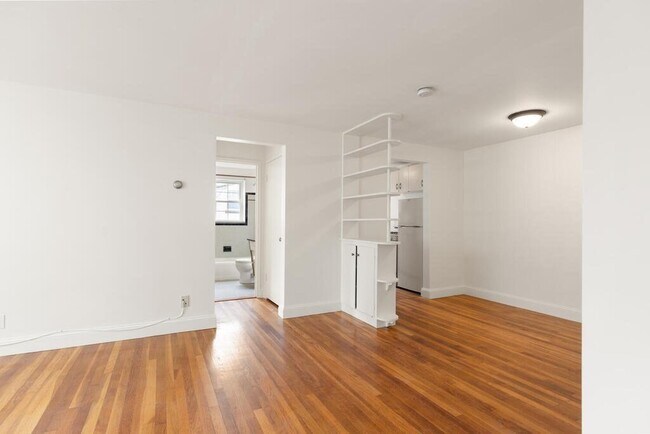 Building Photo - 4 Menotomy Rd