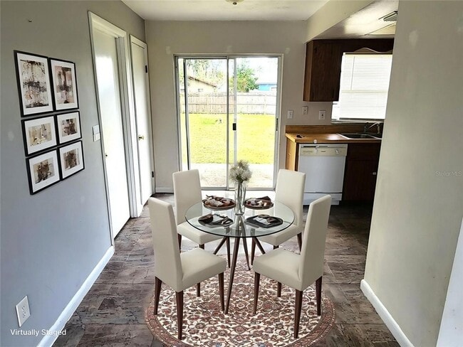 Building Photo - 904 Emma St