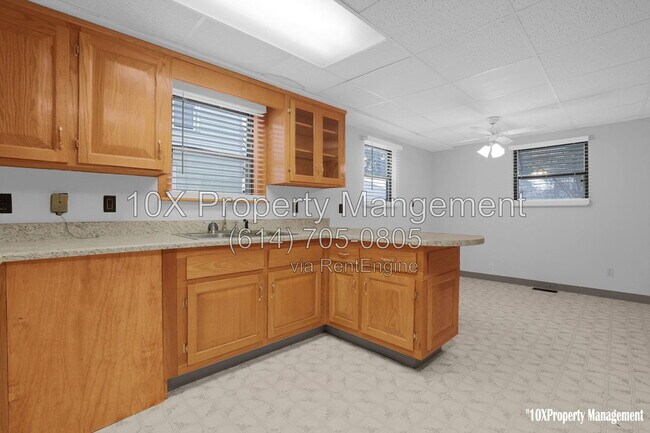 Building Photo - 563 S Burgess Ave