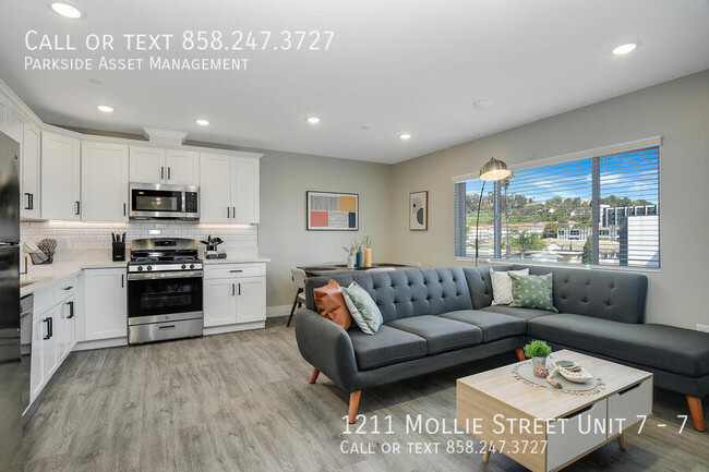 Building Photo - $1,000 Move-in Credit! The Carl on Lauretta