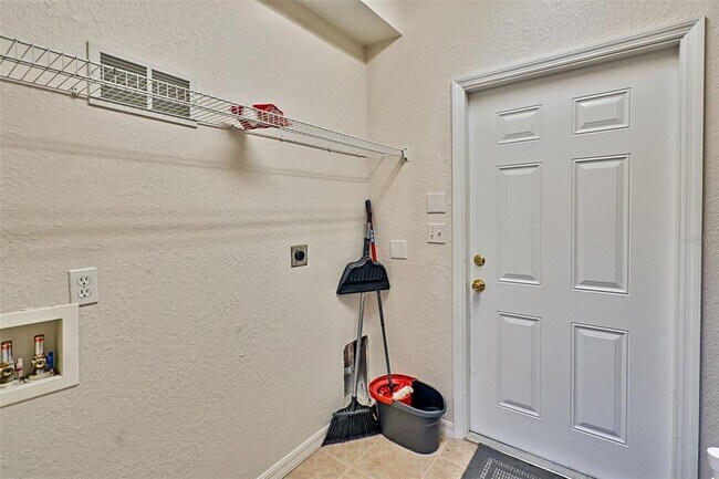 Building Photo - 2710 NW 104th Ct