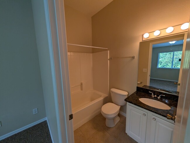 Building Photo - Spacious 2 Bed, 2.5 Bath Townhome in Gated...