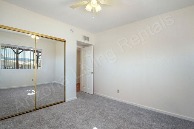 Building Photo - SPACIOUS 3 BEDROOM HOME