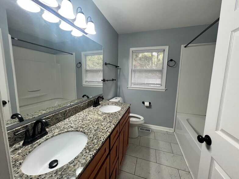 Building Photo - 109 Shearin Hills Dr