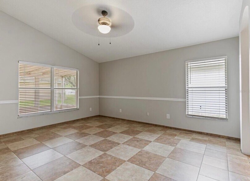 Building Photo - 5725 Hawklake Rd