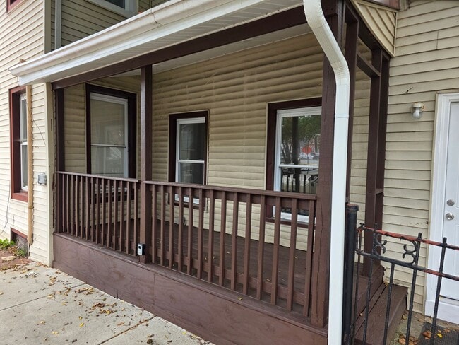 Building Photo - 450 S Heald St