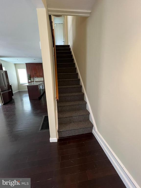 Building Photo - 42 Holland Ave