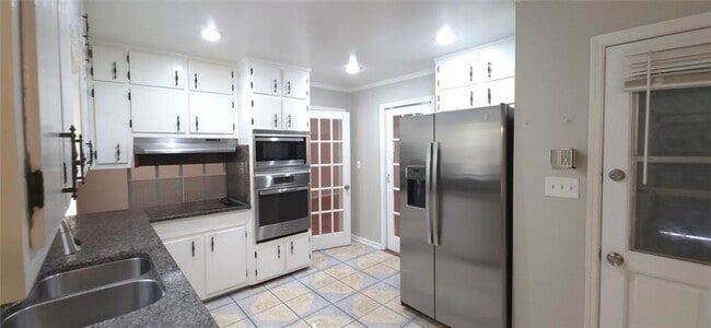 Building Photo - 2866 Manor Ct