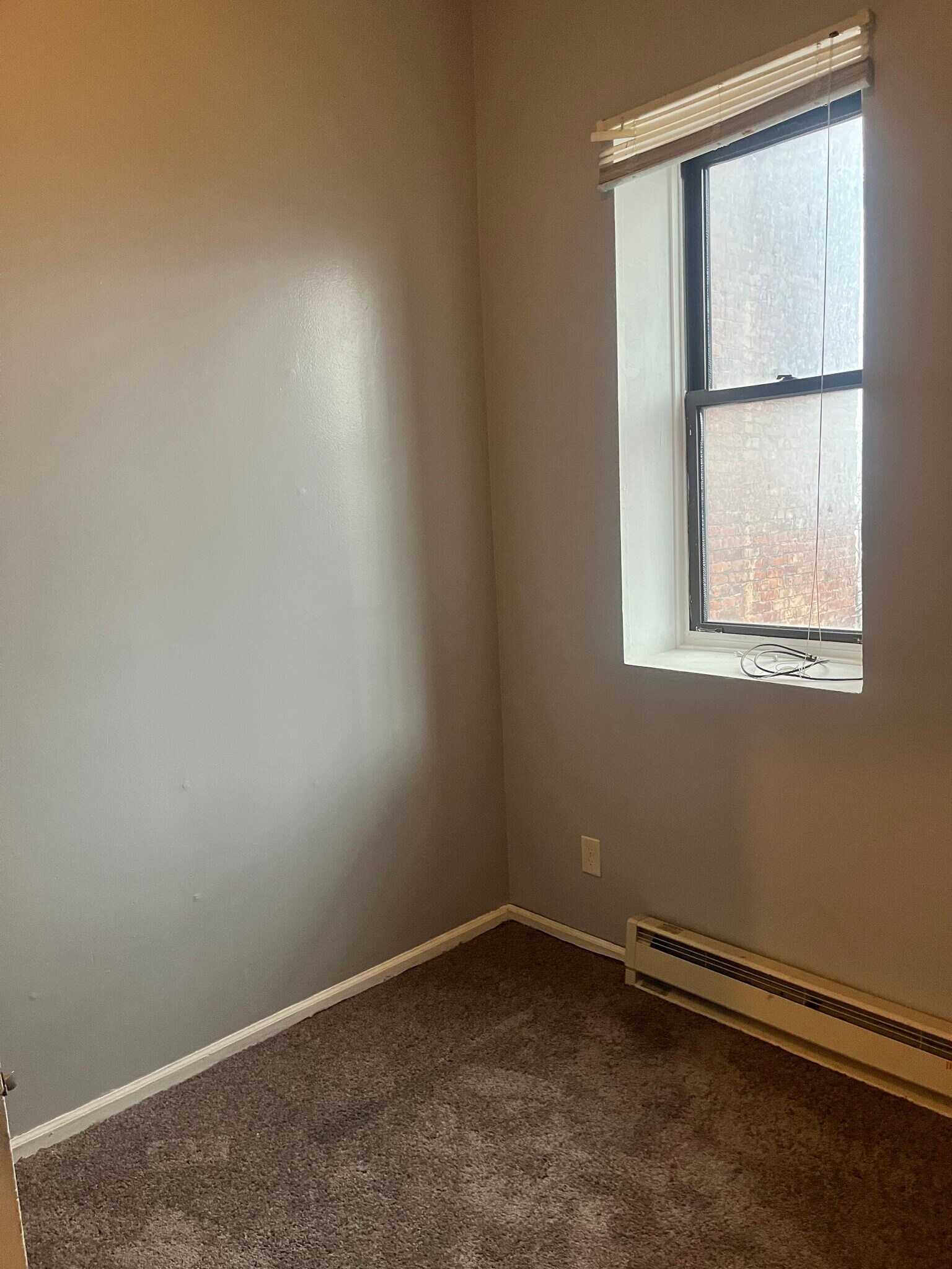 Building Photo - 77 Ten Broeck St