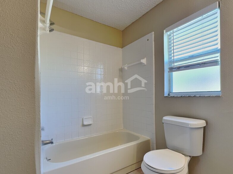 Building Photo - 893 Ferry Landing Ln