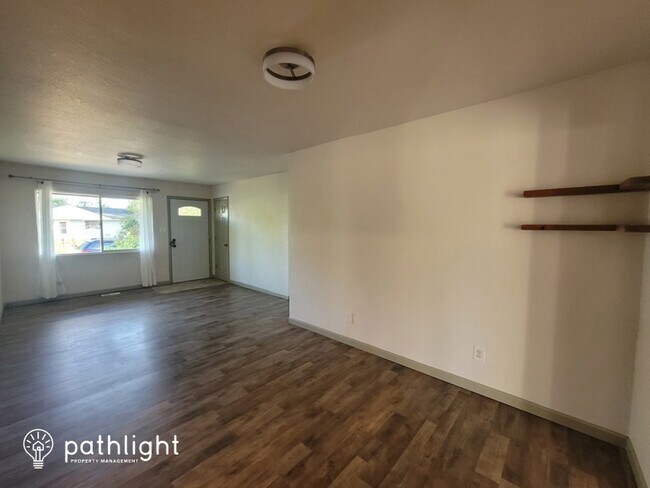 Primary Photo - 524 Cottonwood Dr