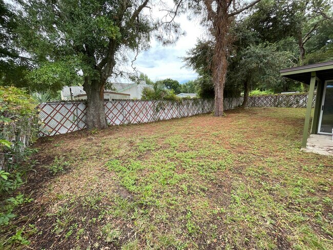 Building Photo - 450 Bryn Mawr Blvd