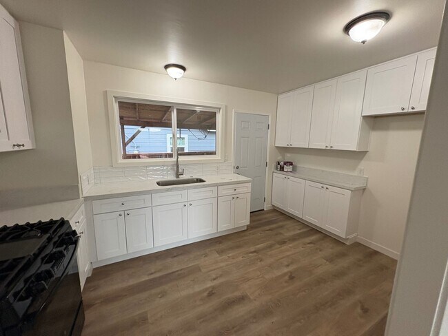 Building Photo - La Habra Duplex